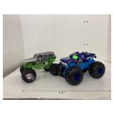 2 Monster Trucks