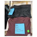 Menï¿½s Medium Nike Shorts and Shirts