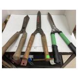 3- Manual Hedge Trimmers