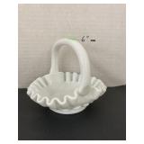 Vntg Westmoreland Ruffled Top Edge Milk Glass