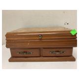 Jewelry box