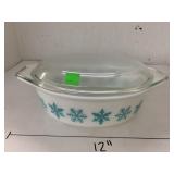 Pyrex Baking Dish w lid