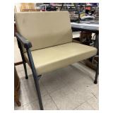 bariatric guest chair