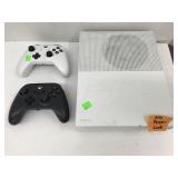 Xbox no power cord, 2 Controllers