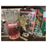 4 Lighted Decorations