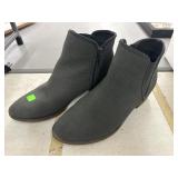 Ladies Shoes as 10M - Kensie