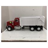 Ertl Big Farm Peterbilt Grain Truck