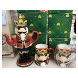Vntg Burton & Burton Nutcracker tea Pot and cups