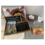 Buttoneer, Decor, Sign, Misc