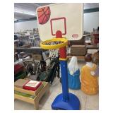 Little Tikes Basketball Hoop & Balls