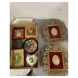 Picture Frames and Decor