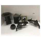 Flat of metal Items, Stein, Shelf brackets