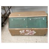 Vntg toy chest with toys