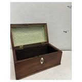 Vintage Box - no key