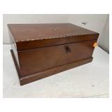 Vintage Jewelry Box w/ Key - bottom is cracked