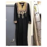 Embroidered Gown Tag Says Bowling Size 5