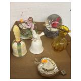 Cardinal Snow Globe & Misc Flat