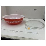 Vintage Pyrex Bowl & Lid (lid does not match