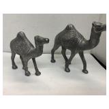 2 Metal Camels