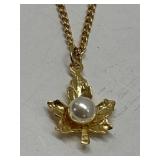 Jewelry - Leaf Pendant Necklace-