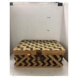 Lunch Basket - Needs Re-Nailed on Bottom