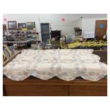 Antique hand sewn quilt ï¿½Wedding Ringï¿½