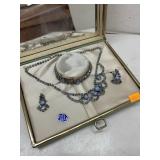 Jewelry - Vintage Necklace & Earrings Set in