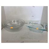 Pyrex casserole dish & mixing bowls