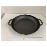 Lodge cast iron skillet