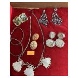 Necklace & earrings (pierced & clip)