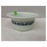 PYREX Old Town Blue Onion Butter Tub
