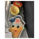 Cake pan Donald Duck, Tupperware, Tin Quaker Oats
