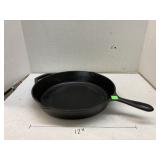 Lodge cast iron skillet