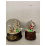 2cnt Santa Snow Globes