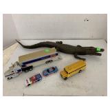 Bus, Semi, Cars, Alligator