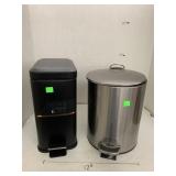 2cnt Trash Cans