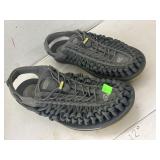 KEEN UNEEK Menï¿½s Size 12 M Classic 2 Two Cord