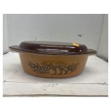 PYREX OLD ORCHARD OVAL CASSEROLE DISH - W/ BROWN