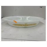VINTAGE PYREX DIVIDED CASSEROLE DISH - Royal