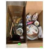2 boxes of Decor