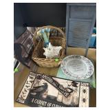 Misc Lot w/ Large DlSea Shell