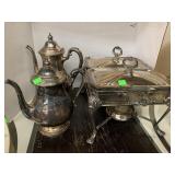 2cnt Metal Pitchers and Serving Trays