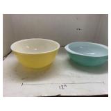 2cnt Pyrex Bowls