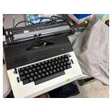 Vtg Adler Electric MX typewriter