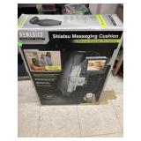 Shiatsu messaging chair