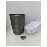 Decor lot, trash can, plastic tub, & drain cover