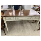 Table with 3-drawers