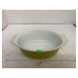 Vntg 1 1/2 qt Pyrex casserole dish (small chip)