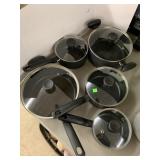 5cnt T-Fal Pots and Pans with Lids