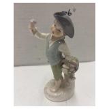 GOEBEL 1979 Figurine Royal Garden Boy Carrying